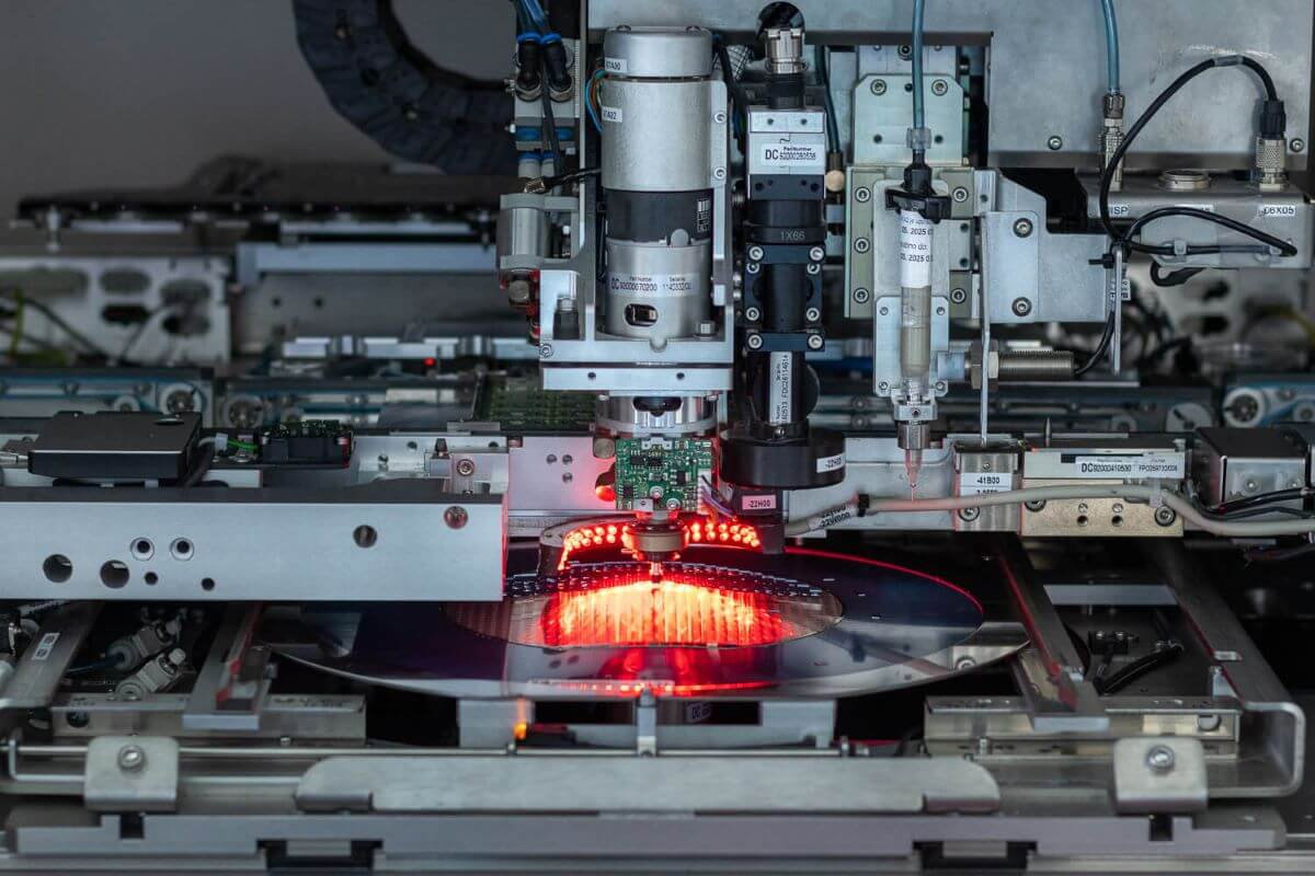 New RLS Services to meet the growing demand for wafer testing and chip packaging in Europe