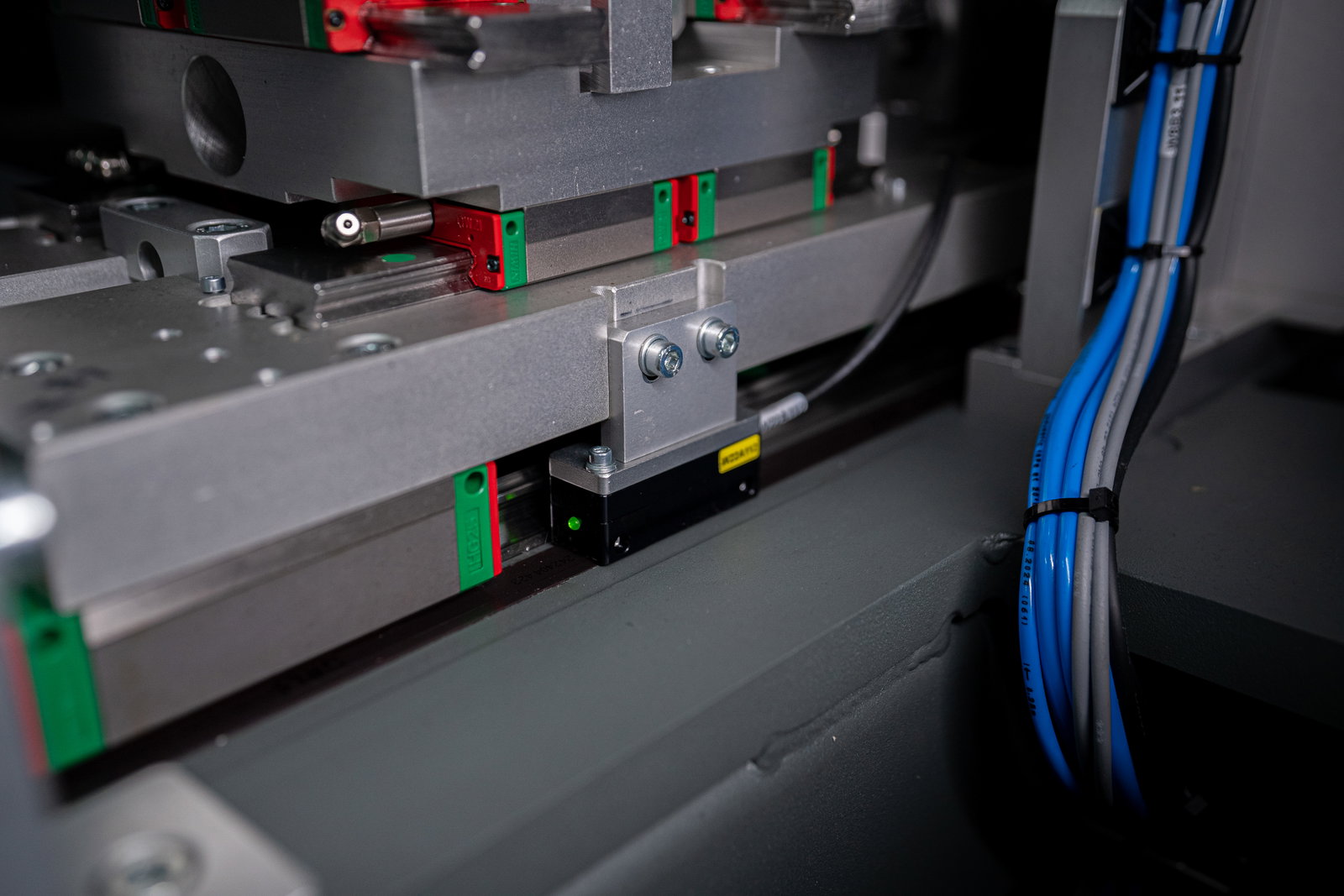 Artos absolute linear magnetic encoder system integrated into the PRINT M printing table